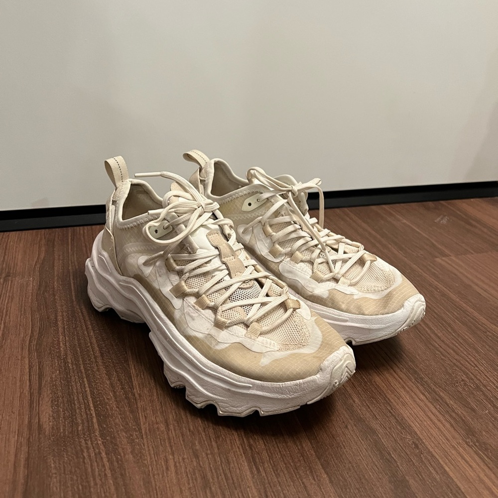 Sorel water resistant sneakers - size 7.5